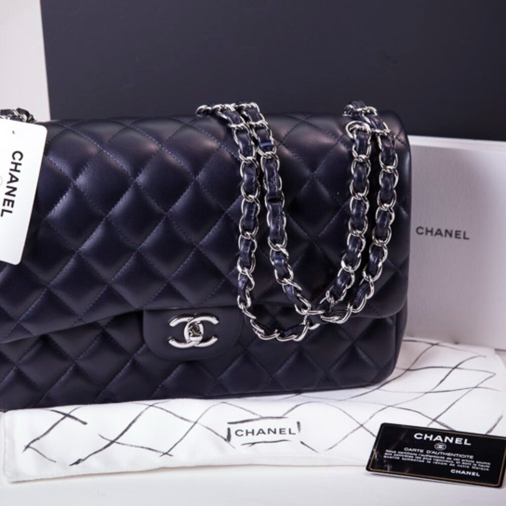 Chanel Vintage Navy double flap JUMBO classic. NIB. Perfect condition.